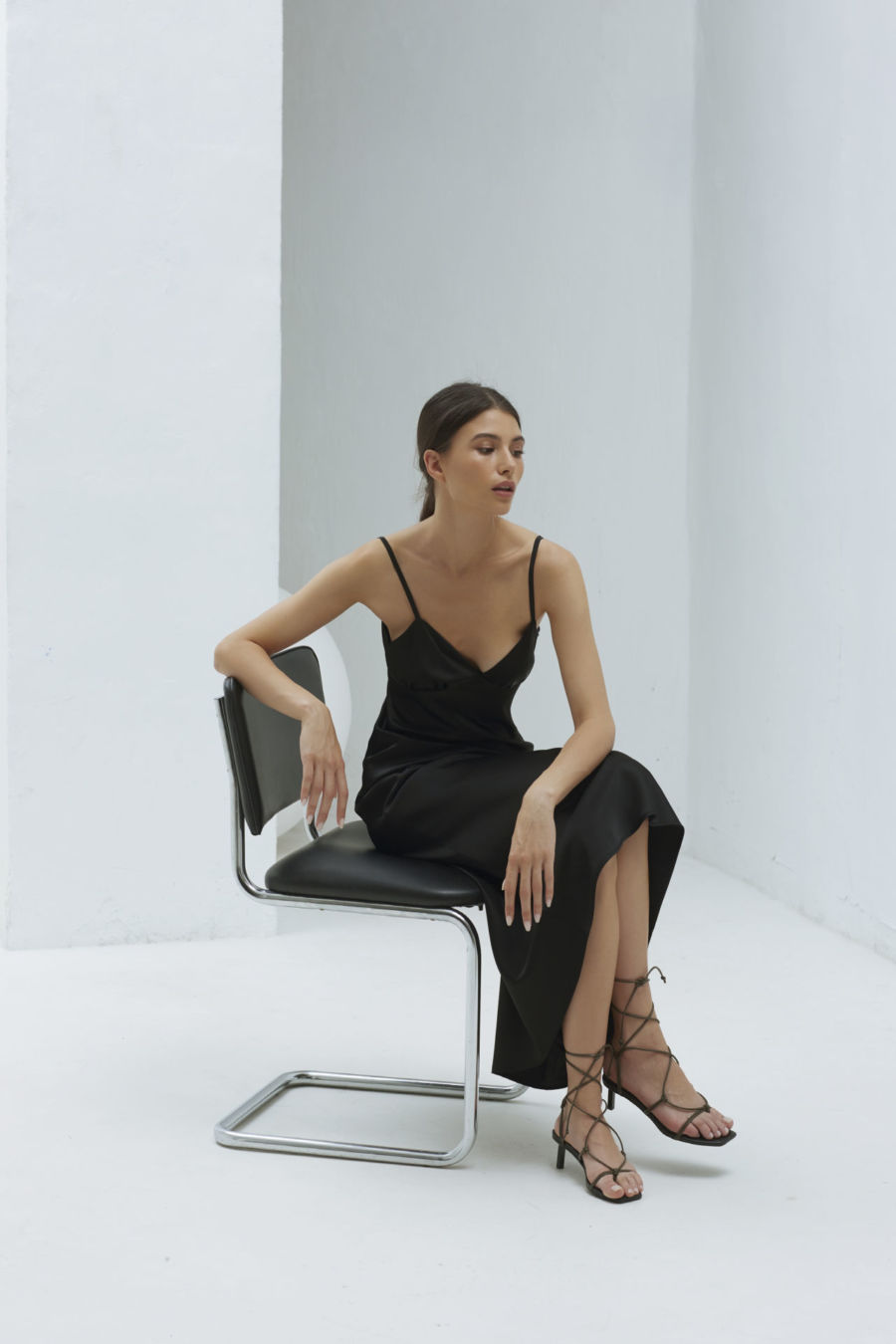 Black Pearl midi dress