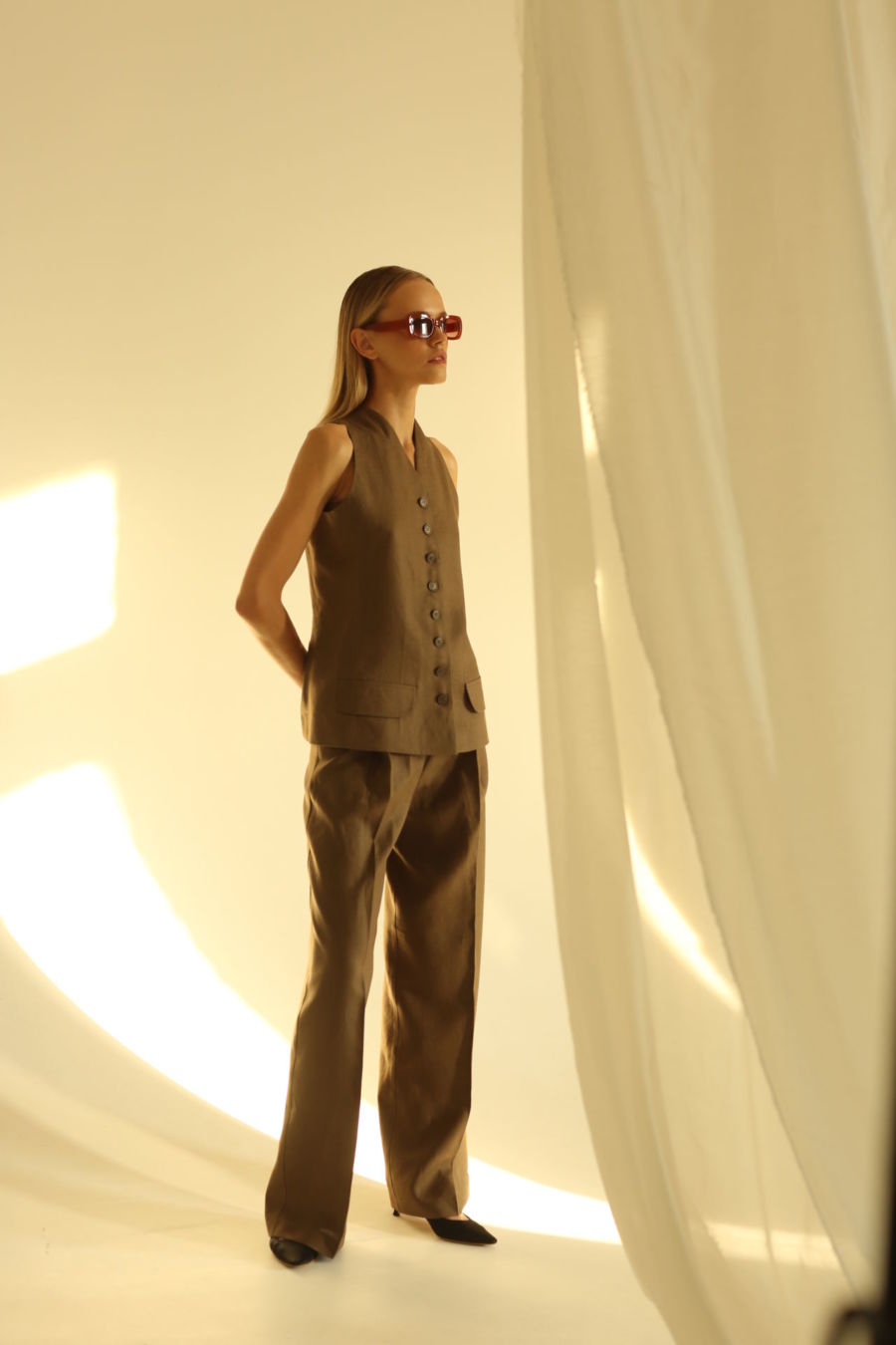 Linen brown trousers